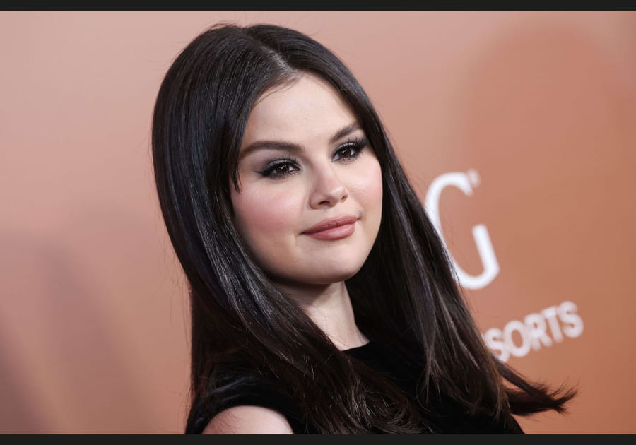 Les cils XXL de Selena Gomez