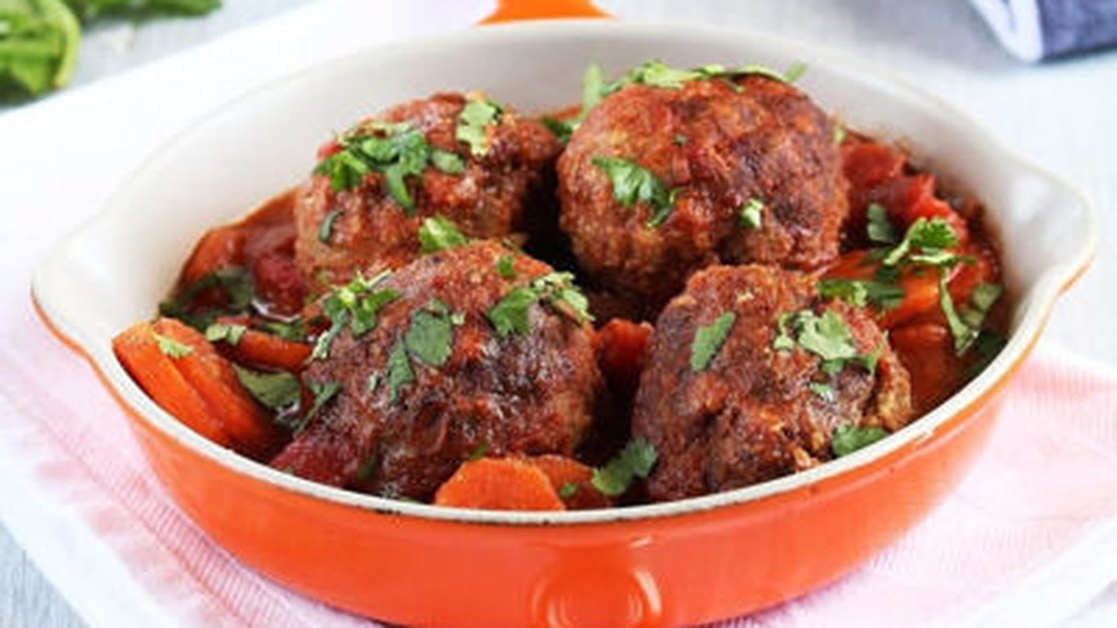 Boulettes de boeuf à la crème de pois chiche et cumin