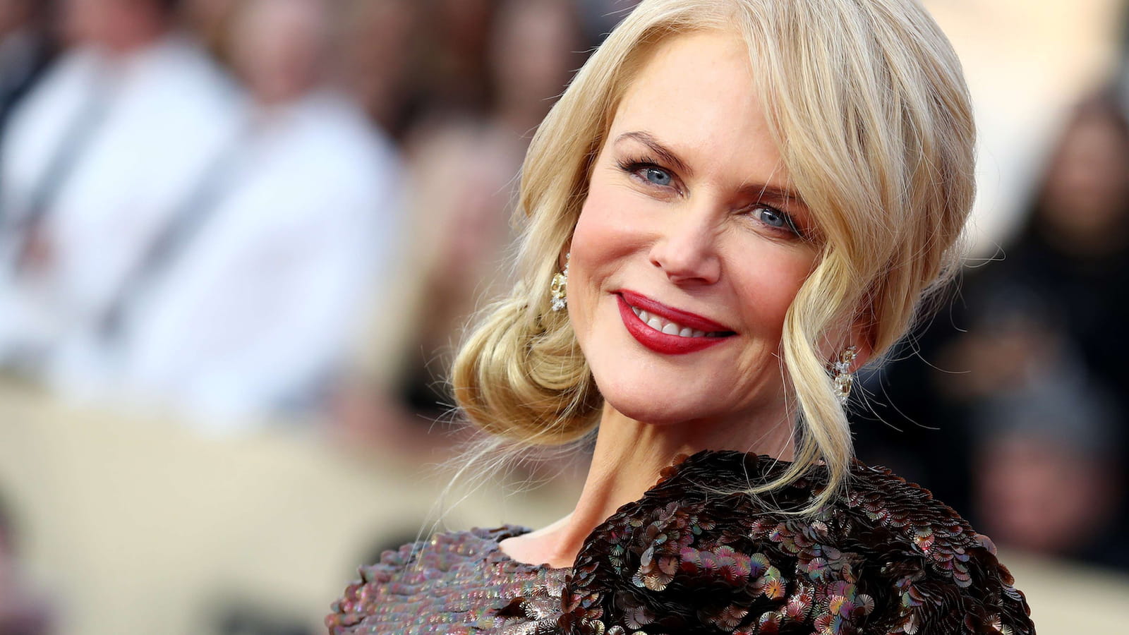 Le chignon twisté sur le côté de Nicole Kidman