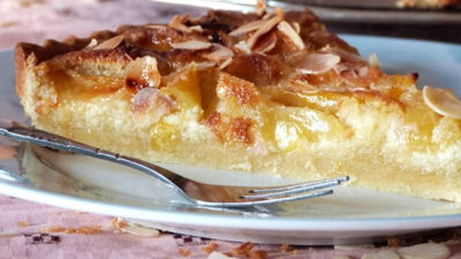 Tarte aux prunes jaunes et amandes