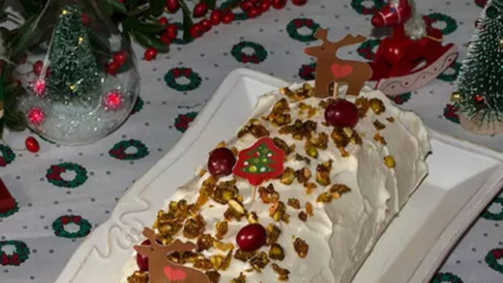 Bûche aux canneberges, mascarpone et pistaches