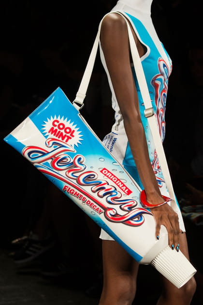 Sac tube de dentifrice du d&eacute;fil&eacute; Jeremy Scott