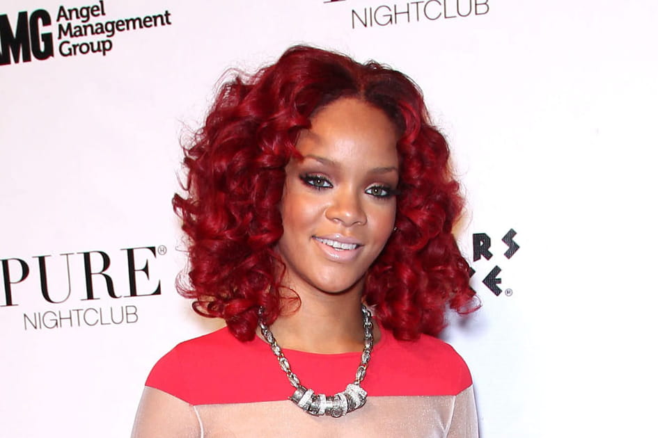 La coloration rouge de Rihanna