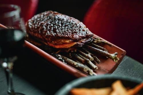 Magret de canard fermier des Landes rôti à l’os, vinaigre balsamique de coing