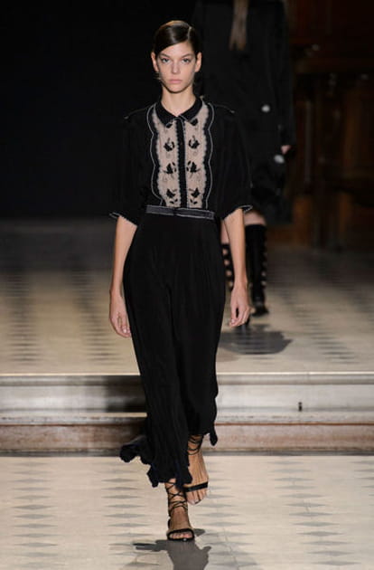 Le d&eacute;fil&eacute; Sharon Wauchob