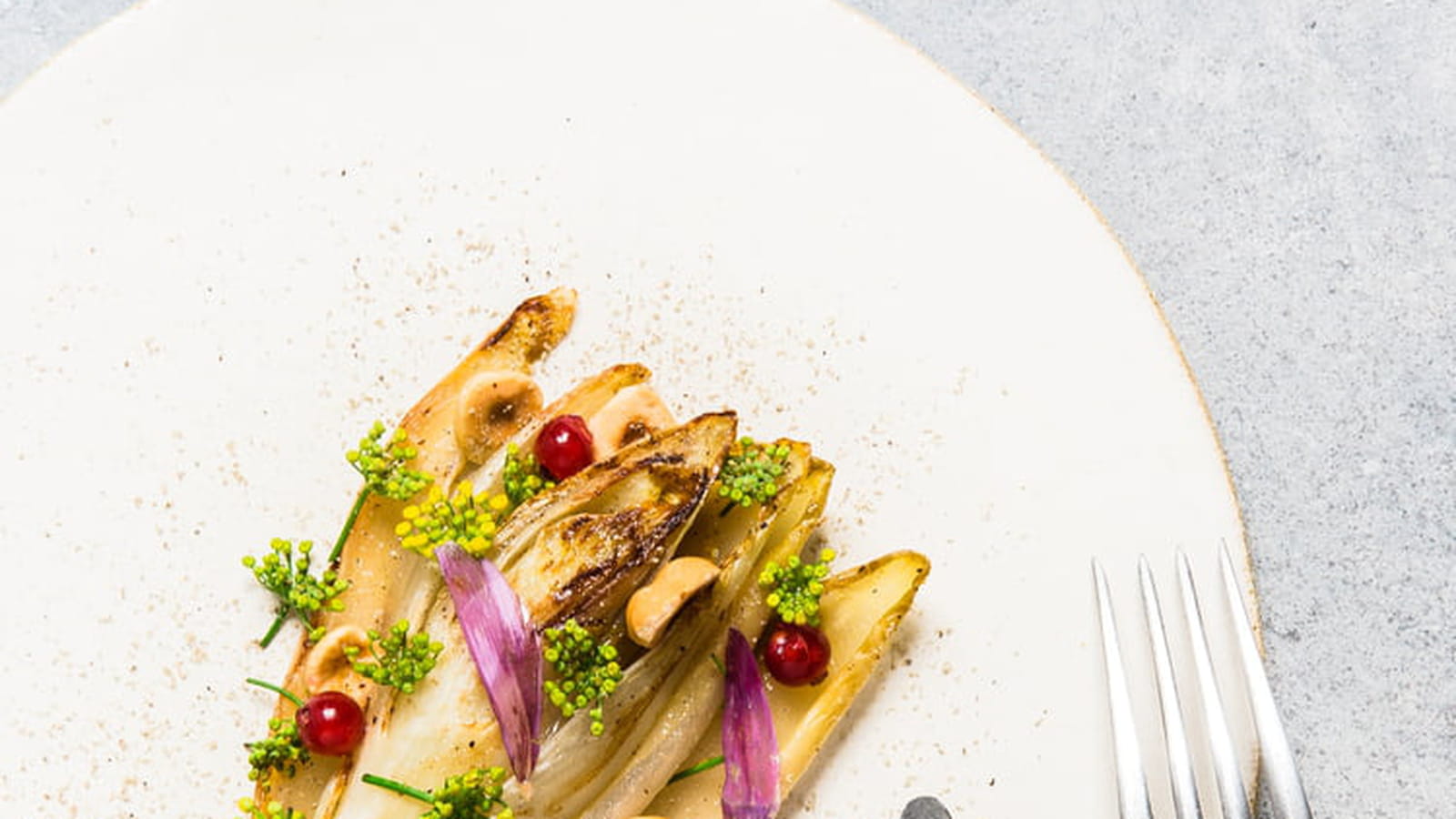 Endive rôtie, noisettes et vinaigre Vedetta Ortalli