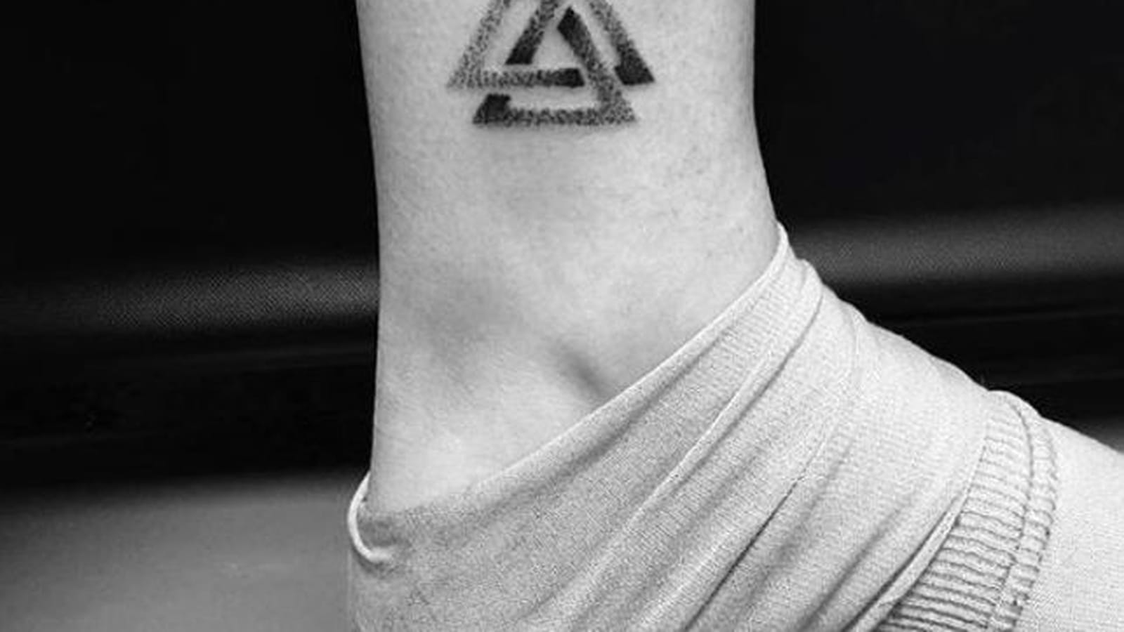 Valknut, triangles Viking sur la cheville