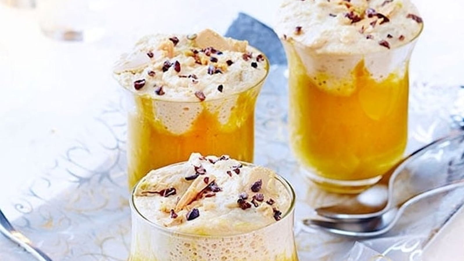 Verrines de cappucino épicés au potimarron, châtaignes et foie gras