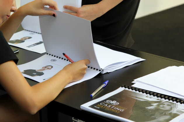 Le jury jette un dernier œil au book