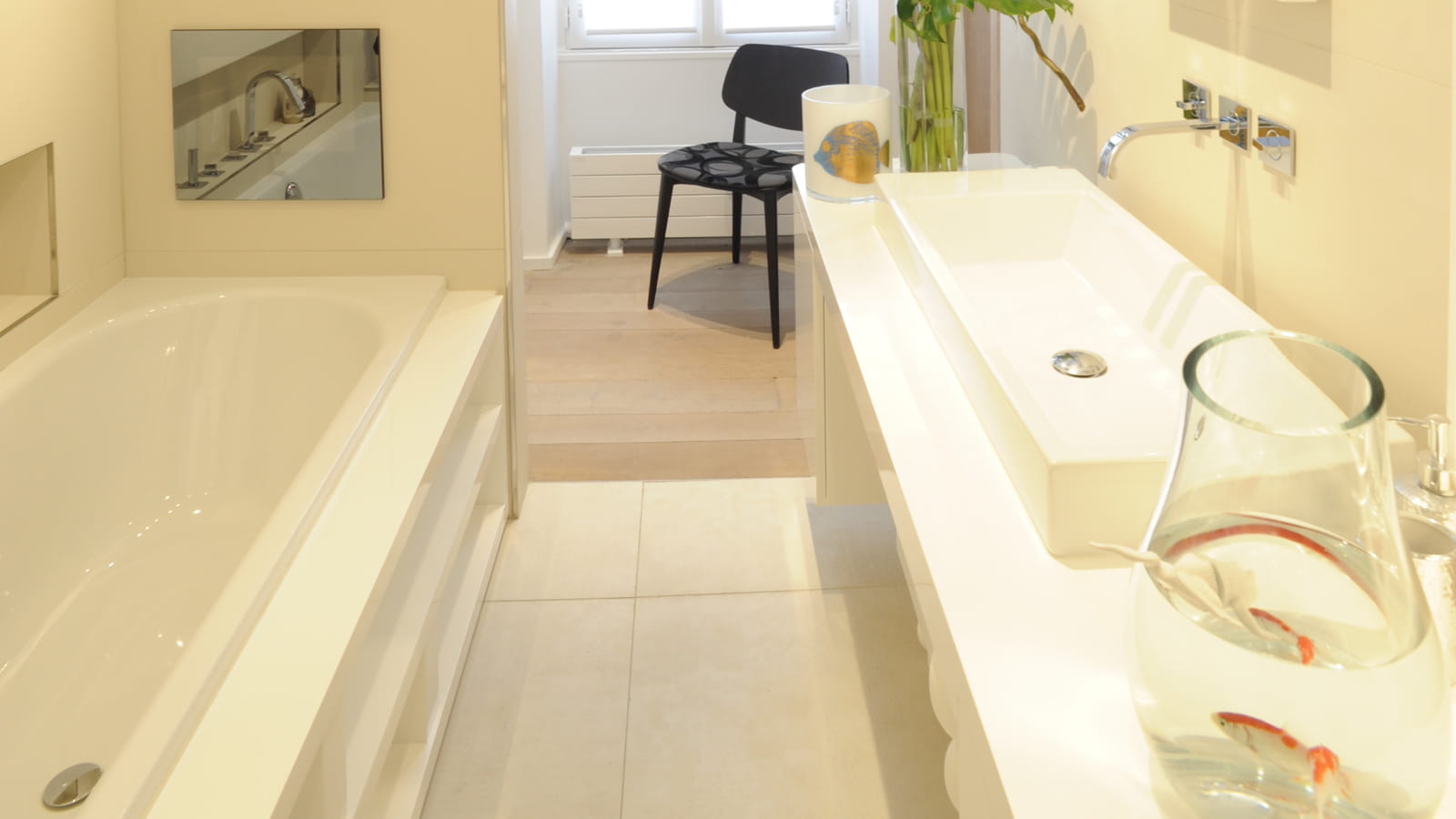 Salle de bains blanche 