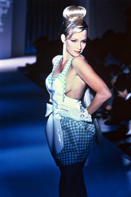 Estelle Lefébure au défilé Thierry Mugler