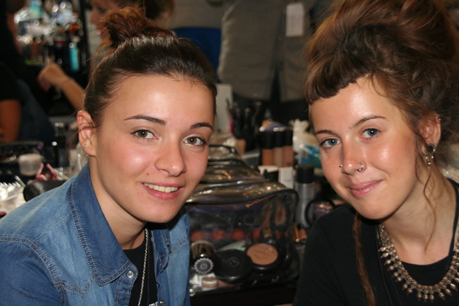 Jeunes make-up artists pleins d'avenir