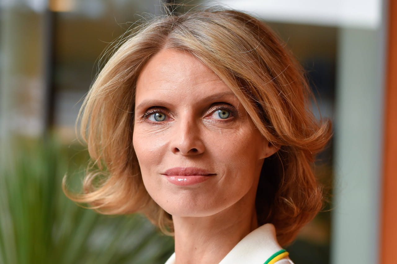 Ã€ 47Â ans, Sylvie Tellier a trouvÃ© le petit truc chic pour porter des santiags sans...