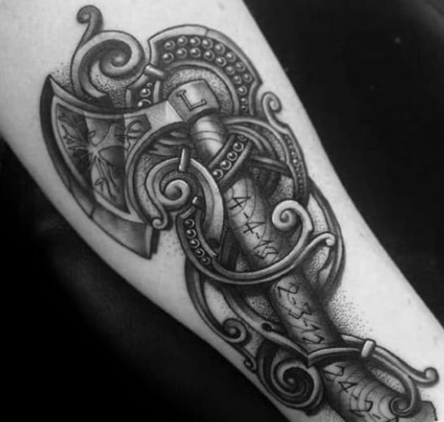 Tatouage Hache Viking