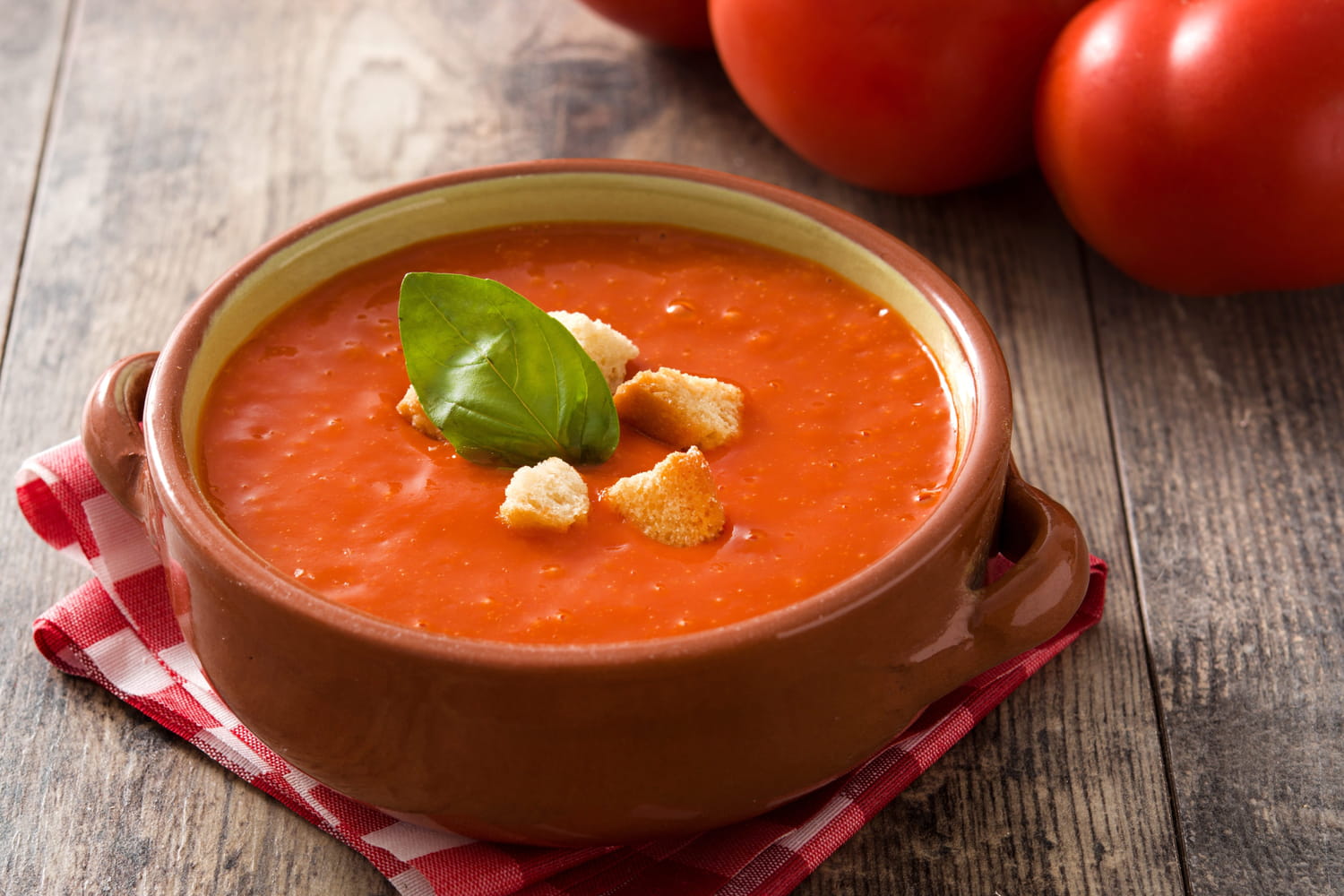 Fini le gaspillage : Laurent Mariotte transforme les tomates trop mûres en une recette italienne savoureuse