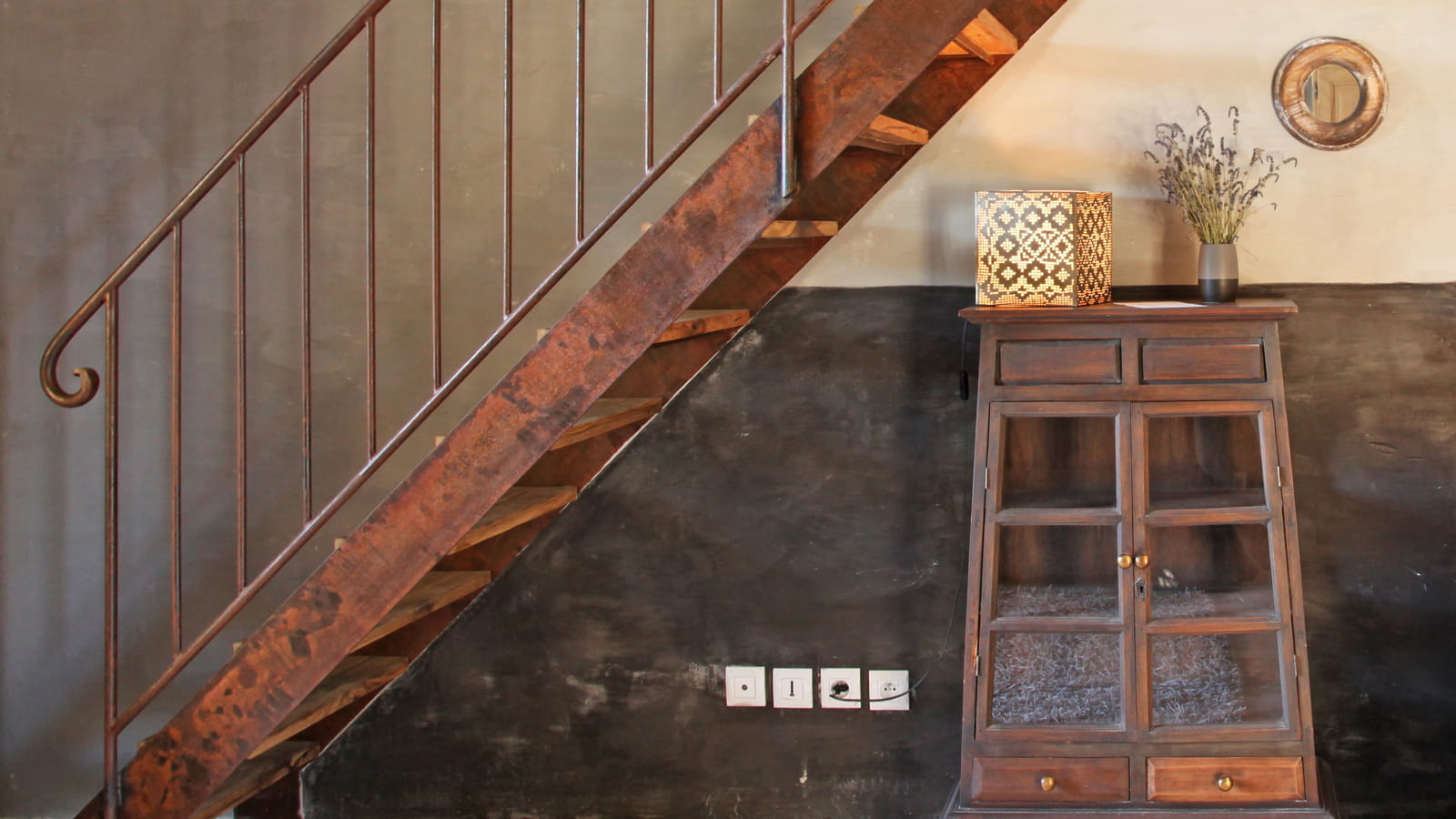 Meuble sous escalier