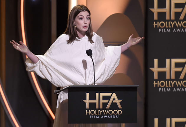 Anne Hathaway, &agrave; bras ouverts