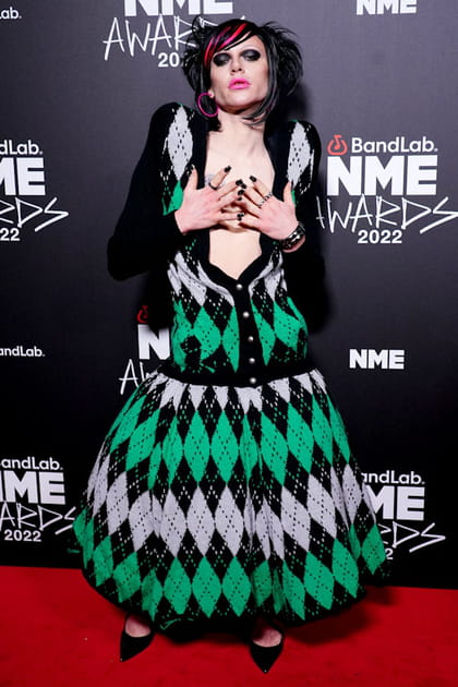 Bimini Bon Boulash avec un gilet et une jupe &agrave; carreaux vert et noir