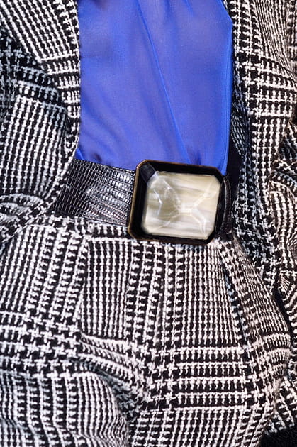 La ceinture large cuir et pierre du d&eacute;fil&eacute; Emanuel Ungaro