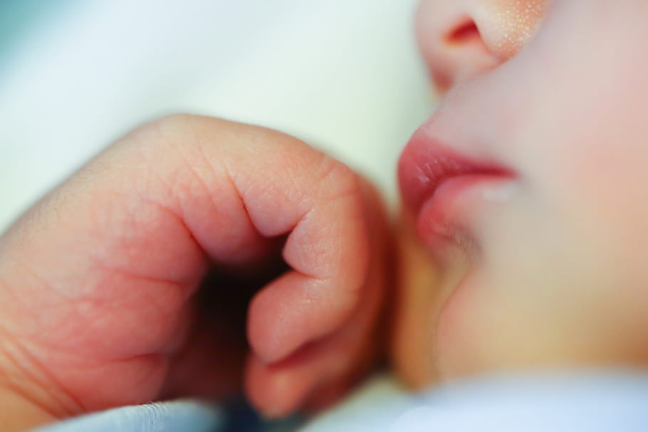Le Conseil d'Etat ordonne la poursuite des soins de la petite Marwa