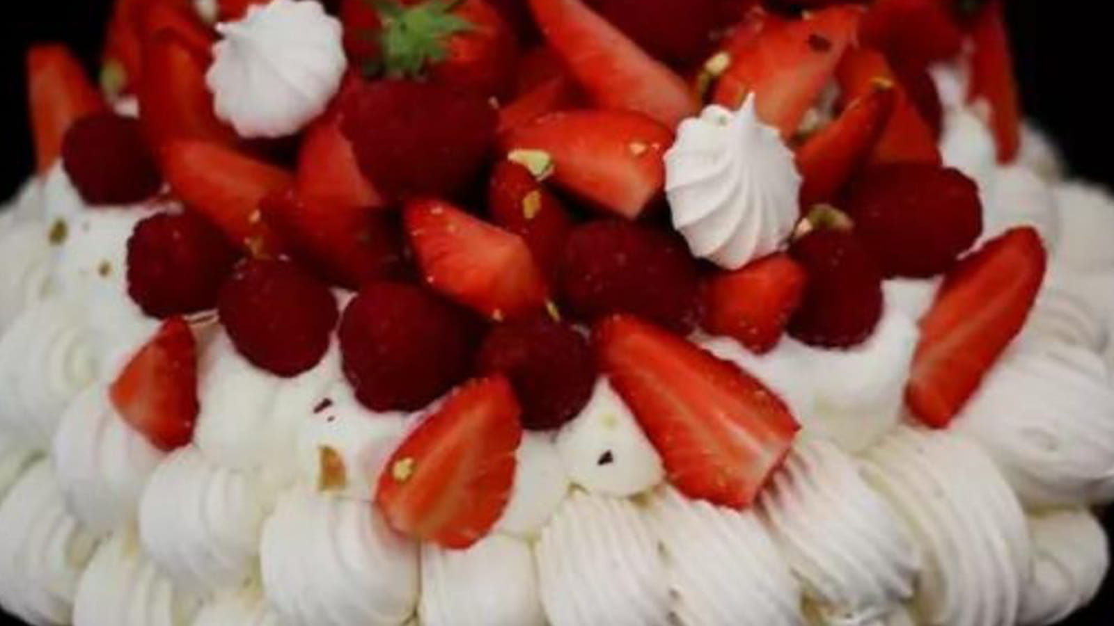 Pavlova aux fruits rouges