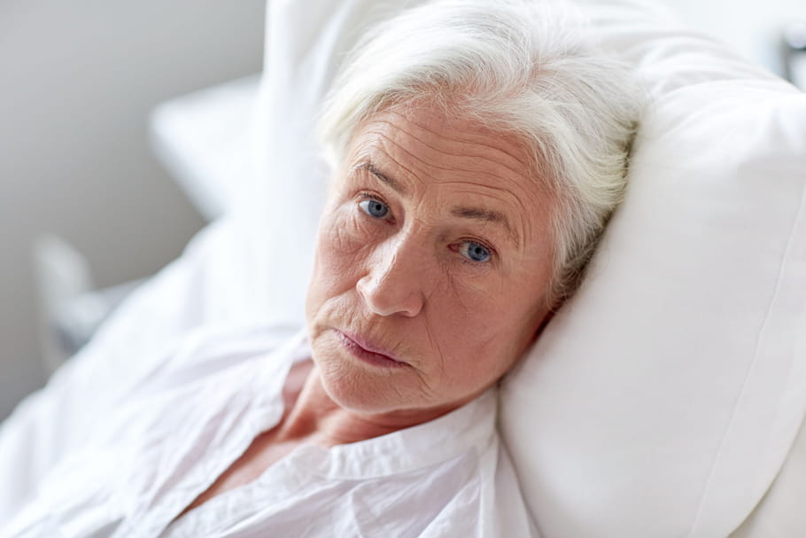 Coronavirus et personnes âgées : symptômes, âge, vaccination