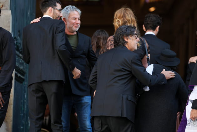 Yvan Attal soutient Charlotte Gainsbourg : obsèques de Jane Birkin