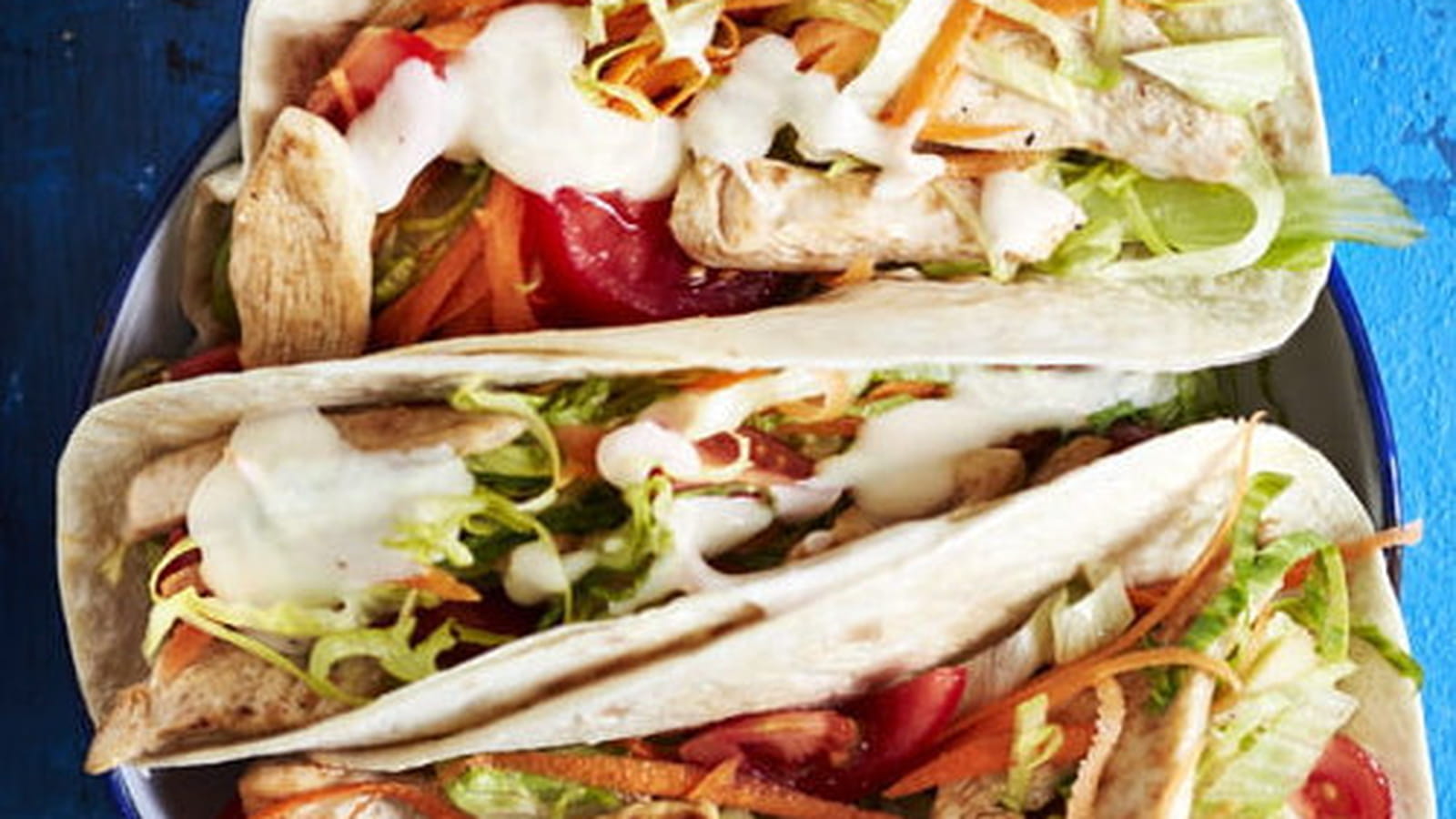 Tortillas au poulet sauce fromagère et guacamole