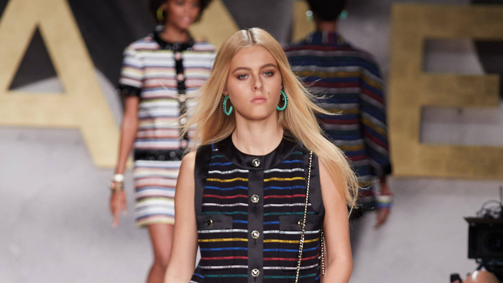 Look 32