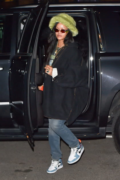 Rihanna avec un bob fourrure