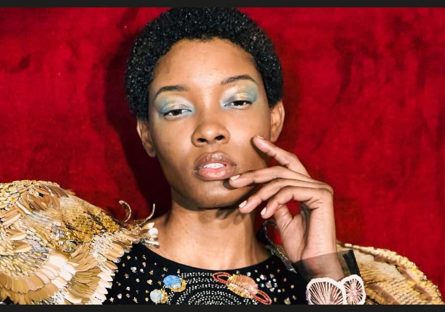 Les paupi&egrave;res pastel de Rahul Mishra