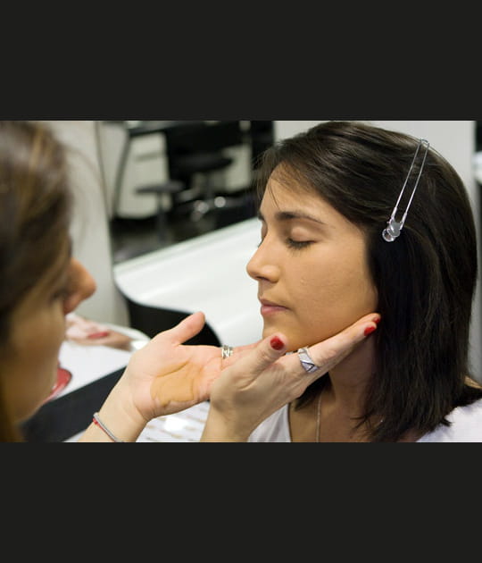 L'application du fond de teint