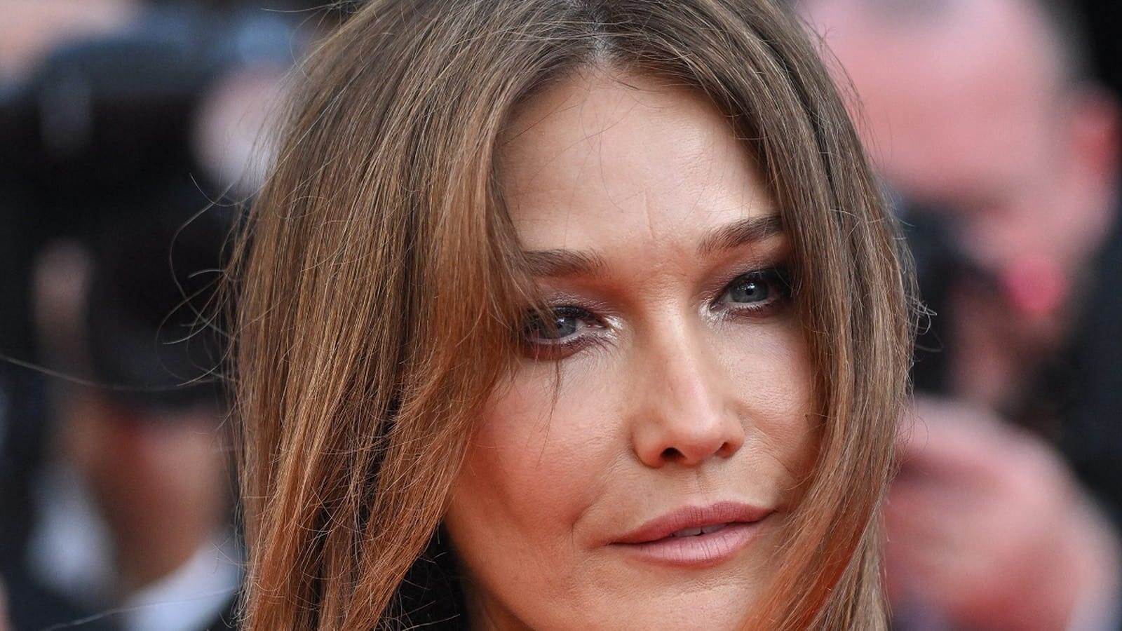 Carla Bruni sans frange