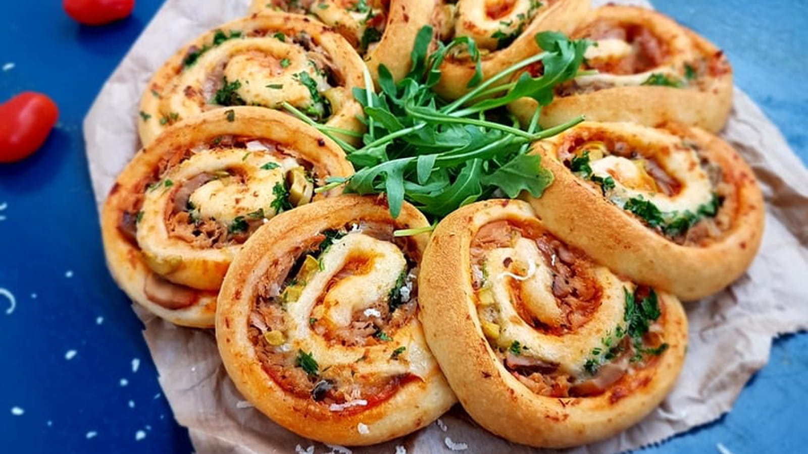 Mini-pizzas roulées au thon