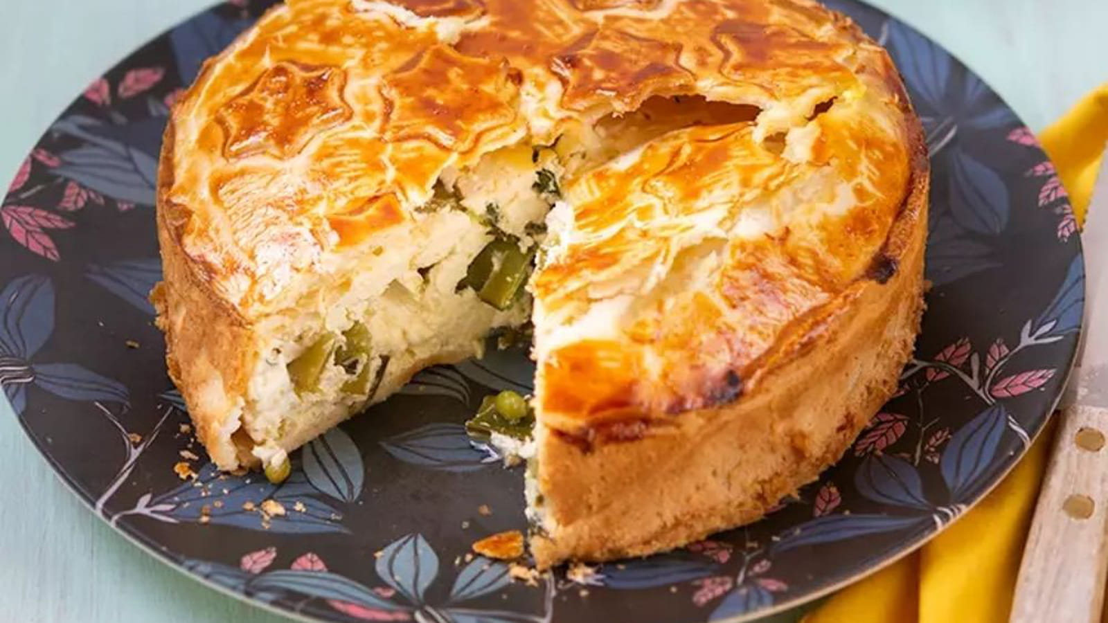 Tourte de Pâques aux pois sucrés, feta et menthe