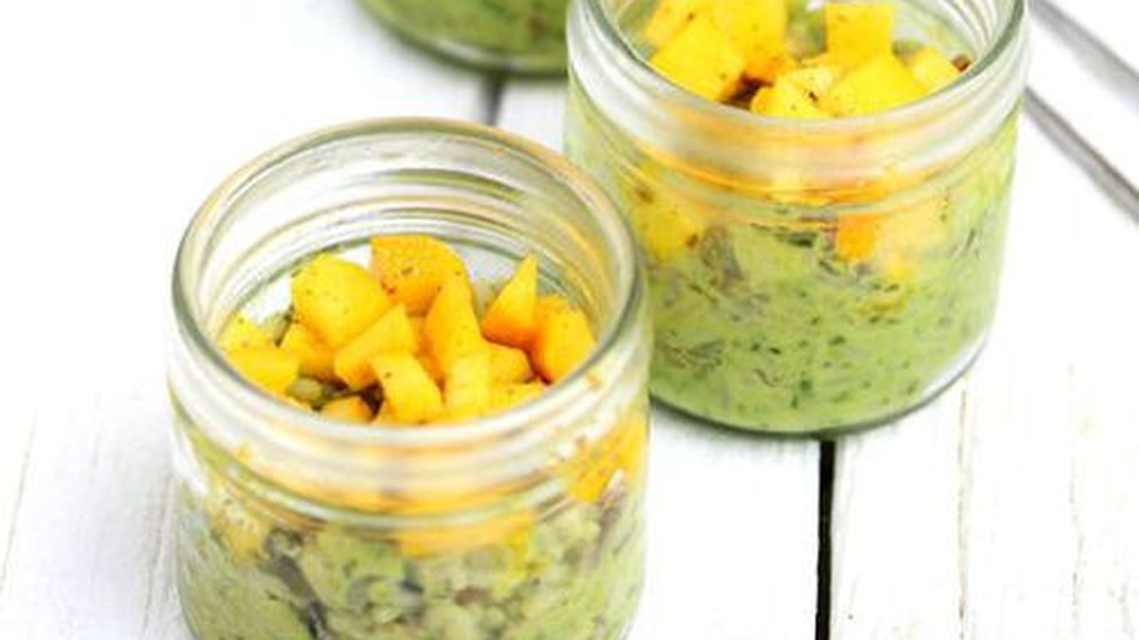 Verrine de tartare de courgette jaune et de riz vert