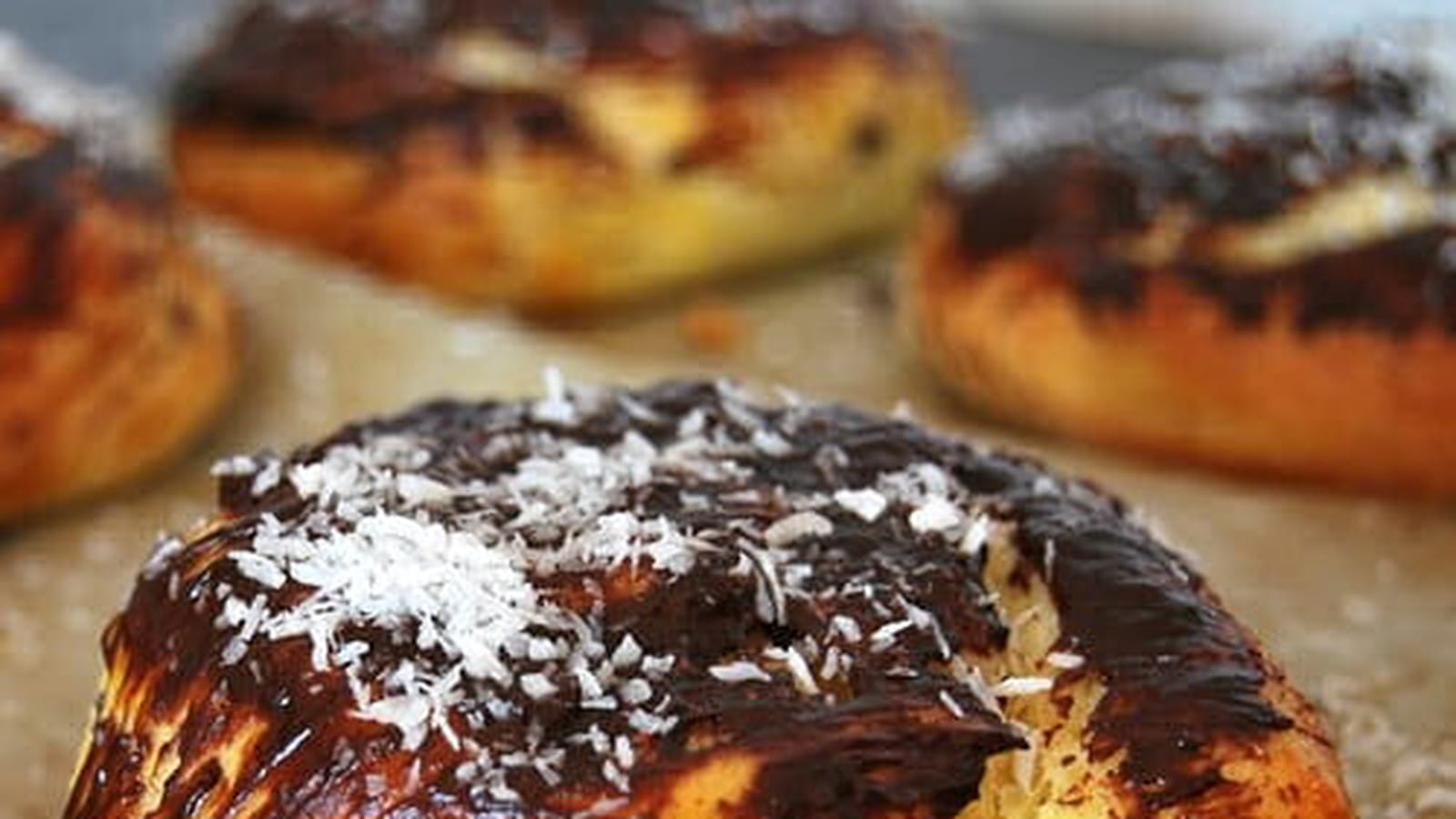 Brioche escargot à la noix de coco et au chocolat