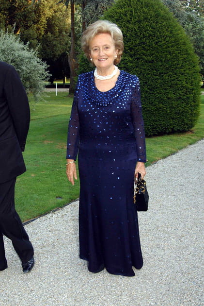 Bernadette Chirac en robe longue bleu nuit