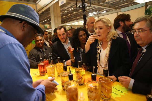 Marine Le Pen boit du petit lait (ou pas)