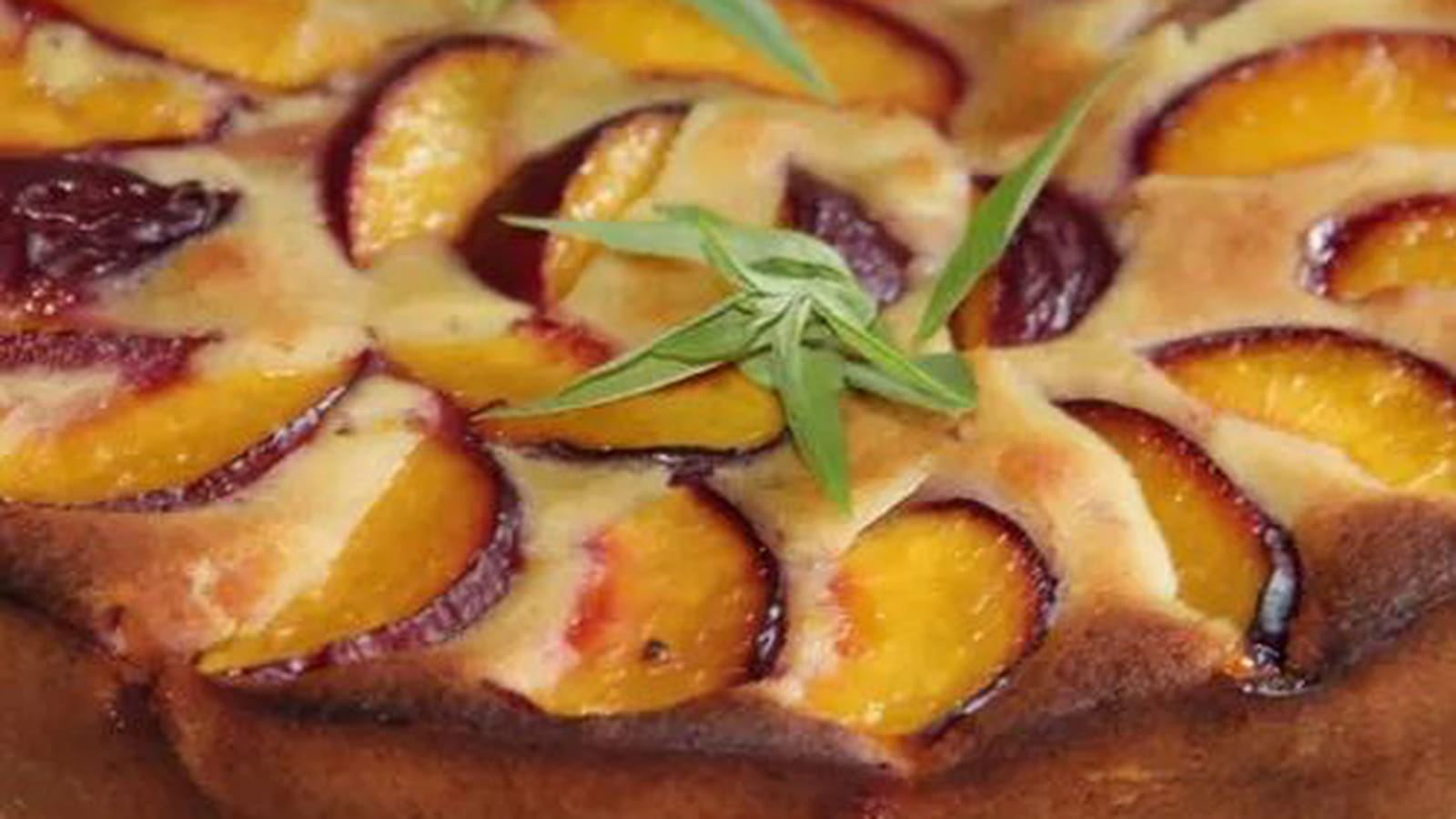 Gâteau moelleux aux nectarines, sirop de verveine, citronnelle maison