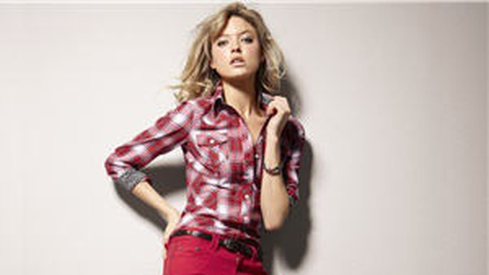 Jean slim rouge de Top Studio 