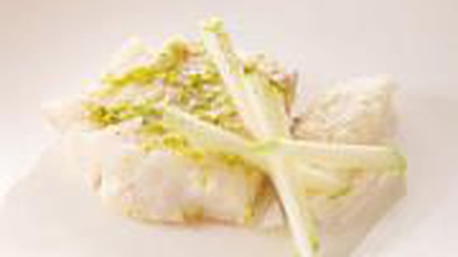 Skrei de Norvège confit à l'huile de citron, sauce acidulée