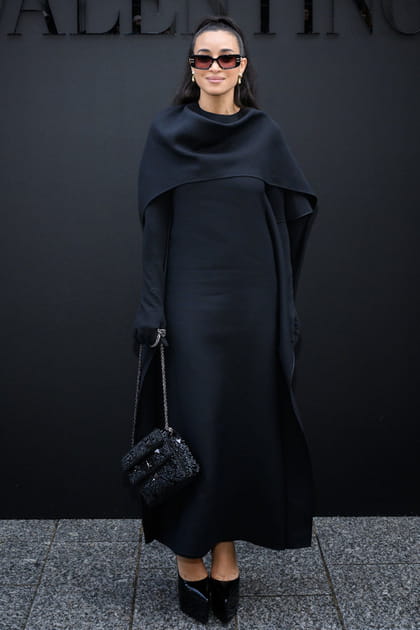 Cam&eacute;lia Jordana au d&eacute;fil&eacute; Valentino