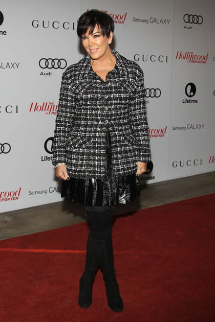 Kris Jenner en manteau en tweed