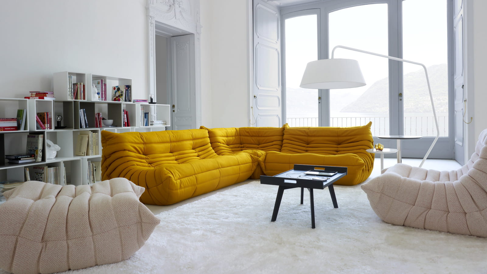 Canapé Togo par Michel Ducaroy chez Ligne Roset