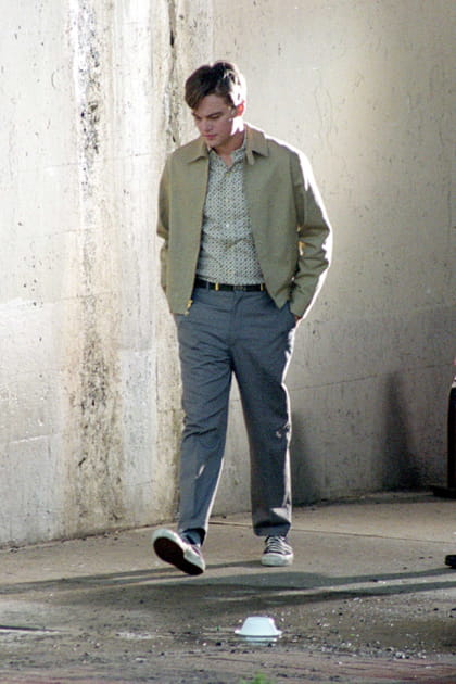 Leonardo DiCaprio en veste vert d'eau et look casual