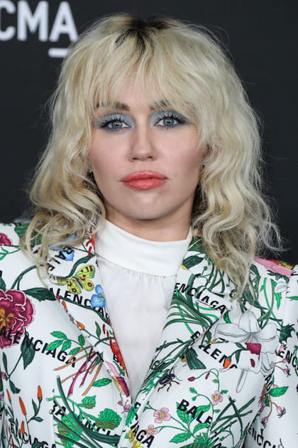 Le fard &agrave; paupi&egrave;res bleu de Miley Cyrus