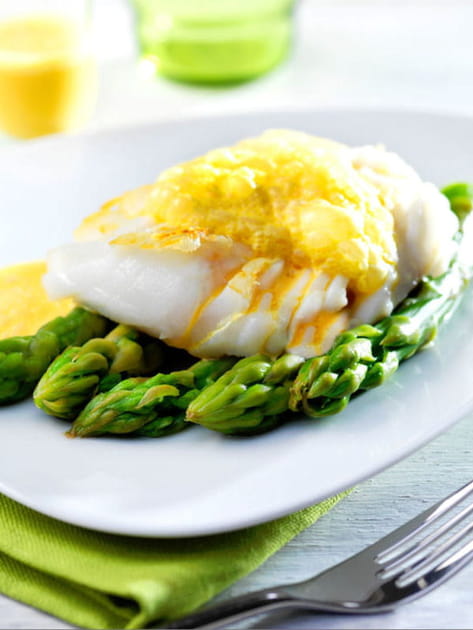 Cabillaud aux asperges, cr&egrave;me de lait safran&eacute;