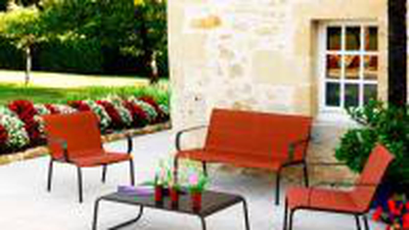Acier et toile orangée