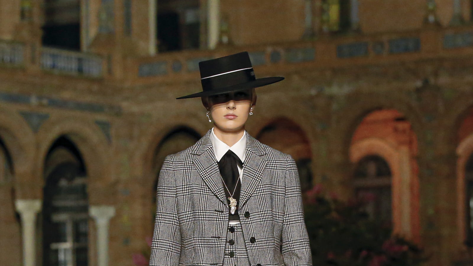 Look 84